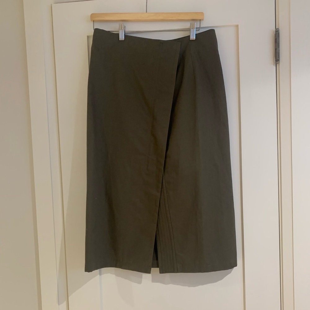 Uniqlo J+ Jil Sander wrap skirt . Olive green in sz 8, Like New Condition